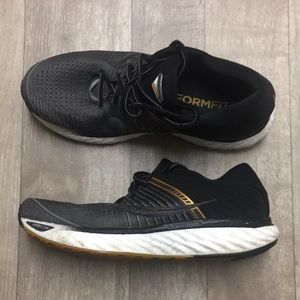 Mens Saucony Triumph Running Sneakers